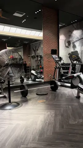 135x10, 185x10, 225x6, 245x3 #gym #motivation #lifting 