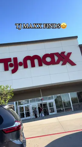 i was OBSESSED with the tj maxx finds today🙂‍↔️ do i go back for the pearl bag charm? #tjmaxx #tjmaxxfinds #shopping #foryou #shoppinghaul 