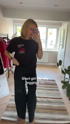 Shirt girl friendly leggings from @OQQ_uk 