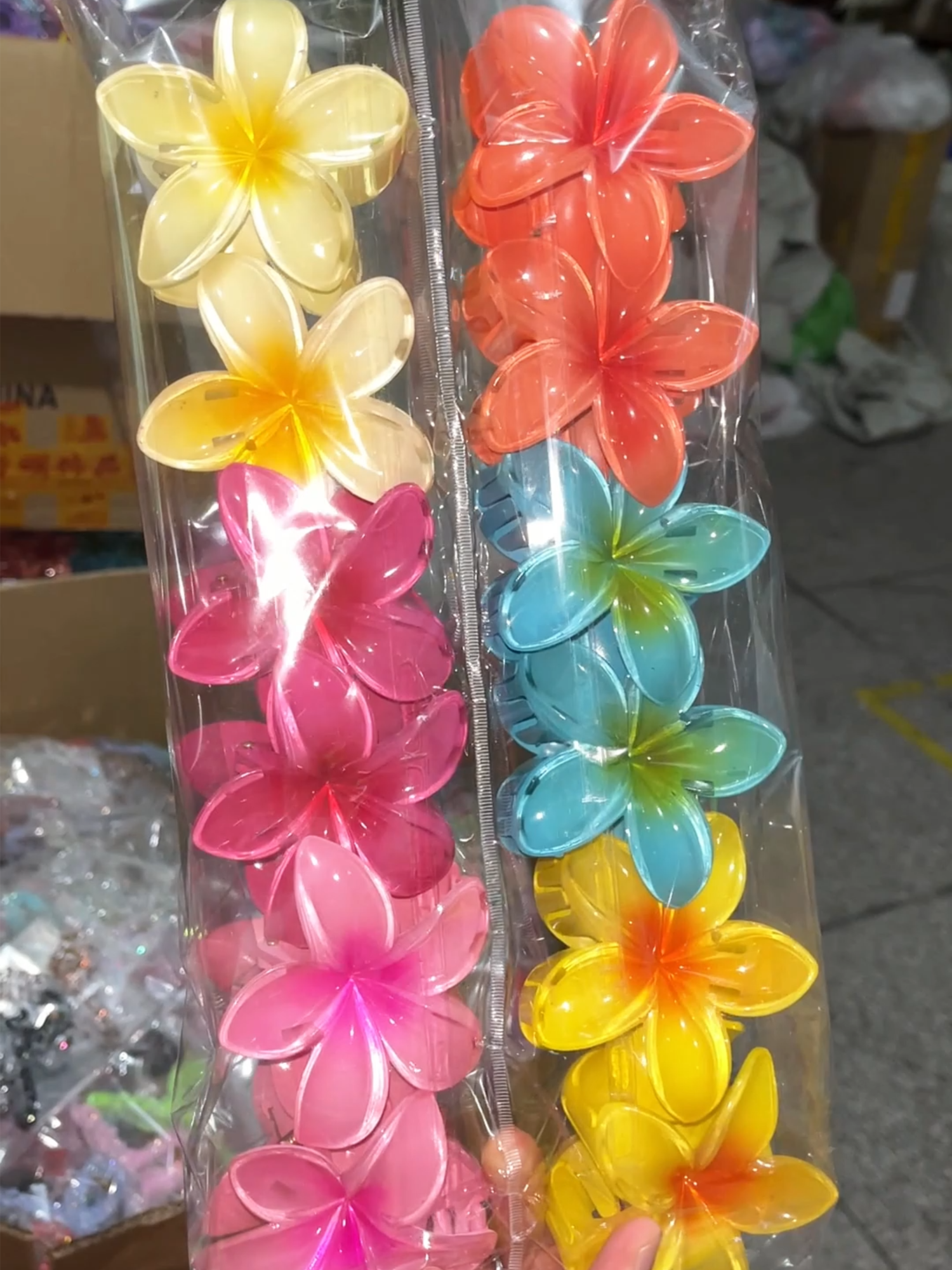 We are an international hair accessories company that ships a large number of hair accessories to all over the world every day#beauty #hairaccessories #hairpin #hairhack #factory #earrings #jewelry #yiwu #accessories #fashion #trending #yiwumarket #clawclip #hairinspo #style #jewelrymaking #jewelrybusiness