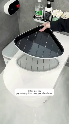 Kệ tam giác dán góc tường nhà tắm, nhà bếp, thiết kế chắc chắn, để được nhiều đồ, giúp không gian ngôi nhà trở nên gọn gàng và ngăn nắp hơn #kegoctuong #kegoctuongdanang #kegocnhatam 