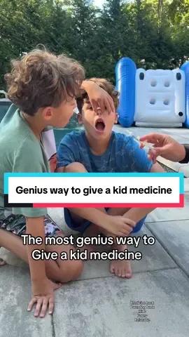 POV: You think you’re outsmarting your sibling by holding their nose so they take the medicine… but the real hack is YOU end up swallowing it #SiblingPranks #ParentingHack #FunnyKids #twinsoftiktok #MedicineHack  