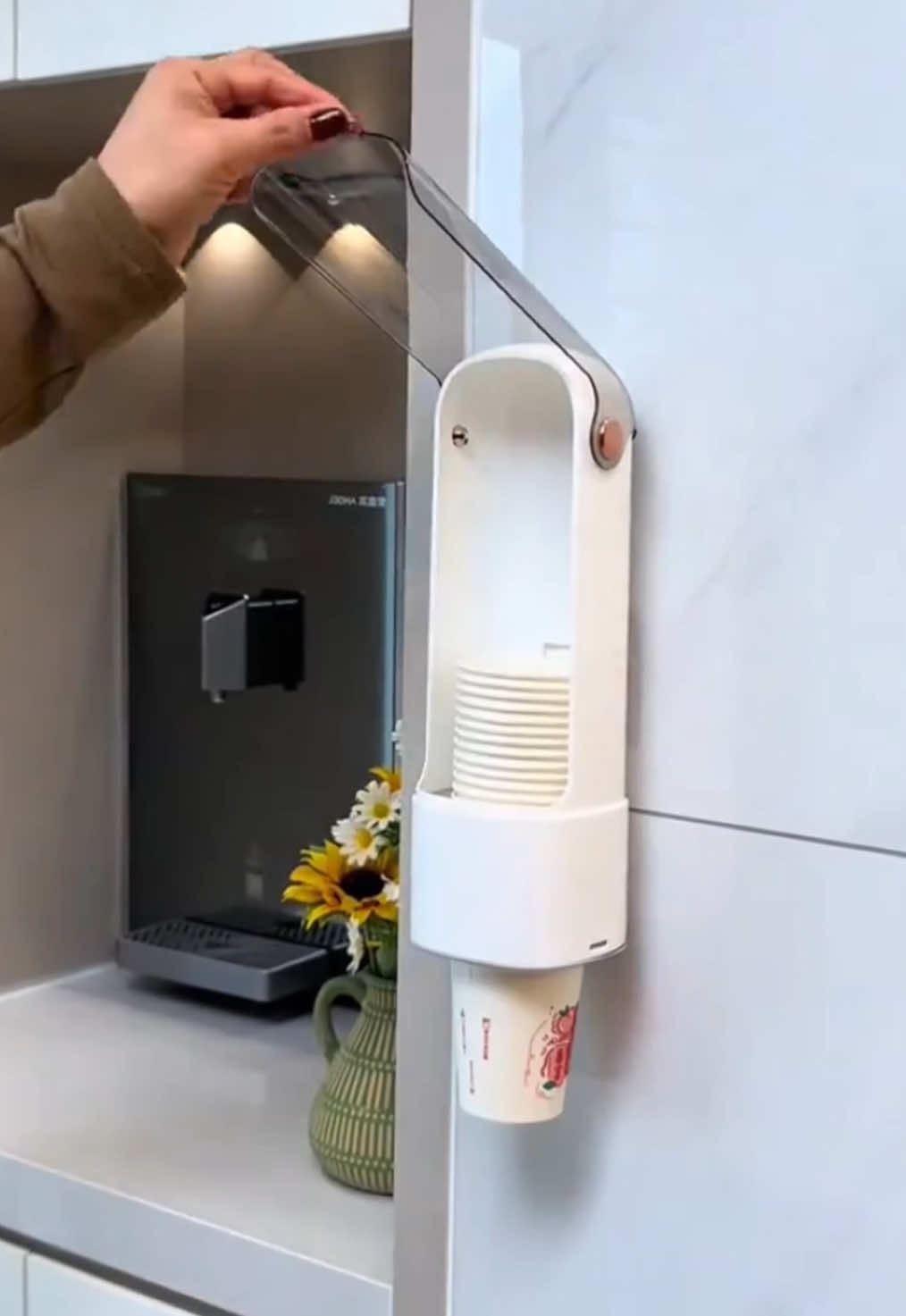 Đã đến lúc tìm chỗ cho những chiếc cốc #giadungthongminh #giadungtienich #viral #tienloi #hopdungcoc 