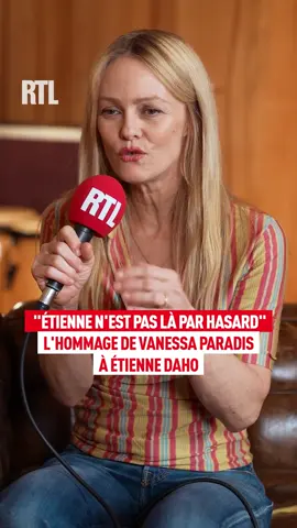 Dans un entretien accordé à RTL, #VanessaParadis se livre sur son nouvel album « Le retour des beaux jours ». À la manœuvre, un certain #EtienneDaho. 🎼 Entretien en intégralité au micro d’Anthony Martin dans « Laissez-Vous Tenter » ce dimanche à 9H15 📻 #sinformersurtiktok 