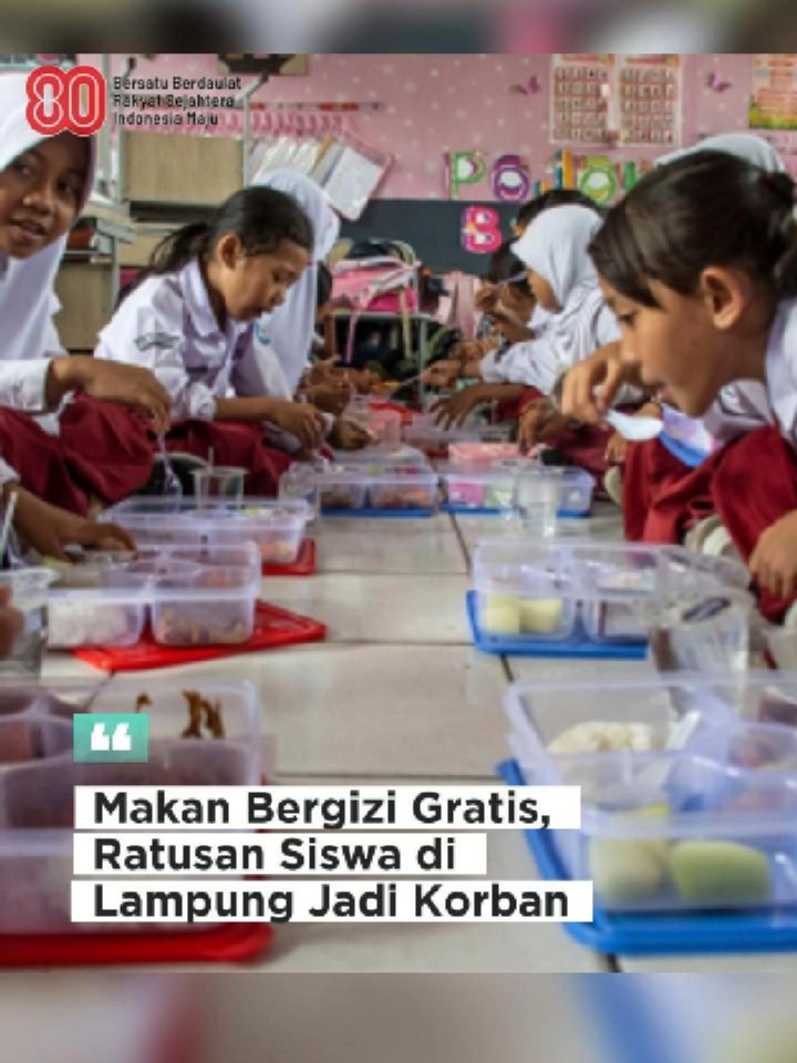 Ratusan siswa dari tiga sekolah di Kecamatan Sukabumi, Kota Bandar Lampung, mengalami keracunan massal usai mengonsumsi Makanan Bergizi Gratis (MBG) yang disediakan sekolah, Jumat (29/8). Kepala Dinas Kesehatan (Diskes) Kota Bandar Lampung, Muhtadi A. Tumenggung, mengungkapkan sebanyak 247 siswa terdampak, dengan 12 di antaranya harus dirawat di rumah sakit dan puskesmas. “Alhamdulillah, kondisi mereka kini berangsur membaik. Sebagian besar siswa lainnya menjalani rawat jalan dengan keluhan mual, muntah, dan pusing,” kata Muhtadi, Selasa (2/9). Baca berita selengkapnya di https://www.rmollampung.id/Usai-Santap-MBG-Ratusan-Siswa-Keracunan-Ada-Bakteri-E.coli