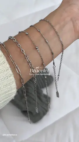 This is such a STEAL!! A 5pcs set + it's 100% non-tarnishing ✨ #bracelet #set #jewelry #kamassi #fypage 