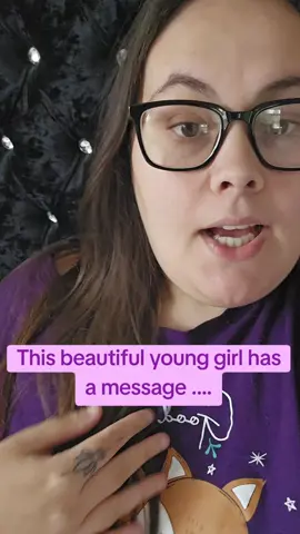 #spiritualtiktok #foryoupage #fypageシ #mediumsoftiktok #psychicmedium  For those who have been asking why why I stare away, this simply to concentrate.    Also for those who have been asking why im not currently posting as much please check out my most recent Facebook post.   thank you