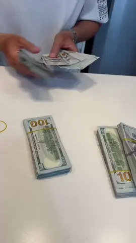 美金💸 人民币都收💰💰💰