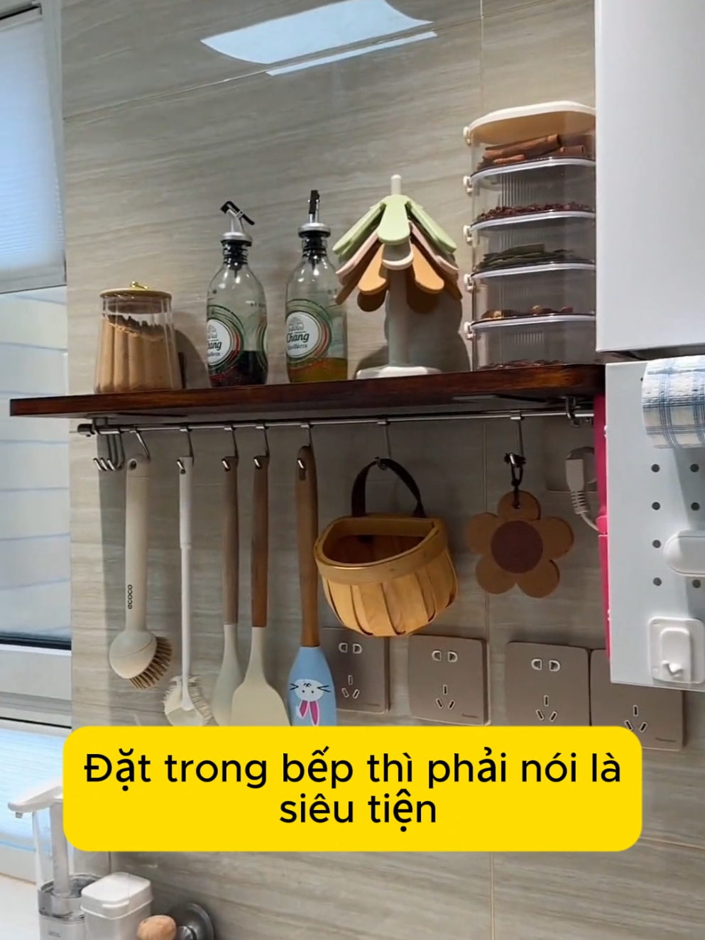 Thu gọn không gian trong nhà bếp với những mẹo sau đây cực kỳ đơn giản #dogiadung #yeubanthan #decor #caitaonhacua #trangtri 