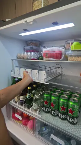 yes yess ocd me loves fridge organization  #fridgeorganization #fridgerestock #drinkdispenser #tiktokshopfinds #TTSTasteMakers    