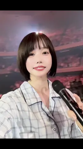 武道館終了！360度どこ見渡してもぼくのふぁん⭐️立ち見上の上までsoldでンマに感謝。最高な景色ｱﾘｶﾞﾄｳ。お花も多ジャンの方々からｱﾘｶﾞﾄｳ🪻🌼🌷ｺﾞｻﾞｲﾏｽ💐次はホールツアー