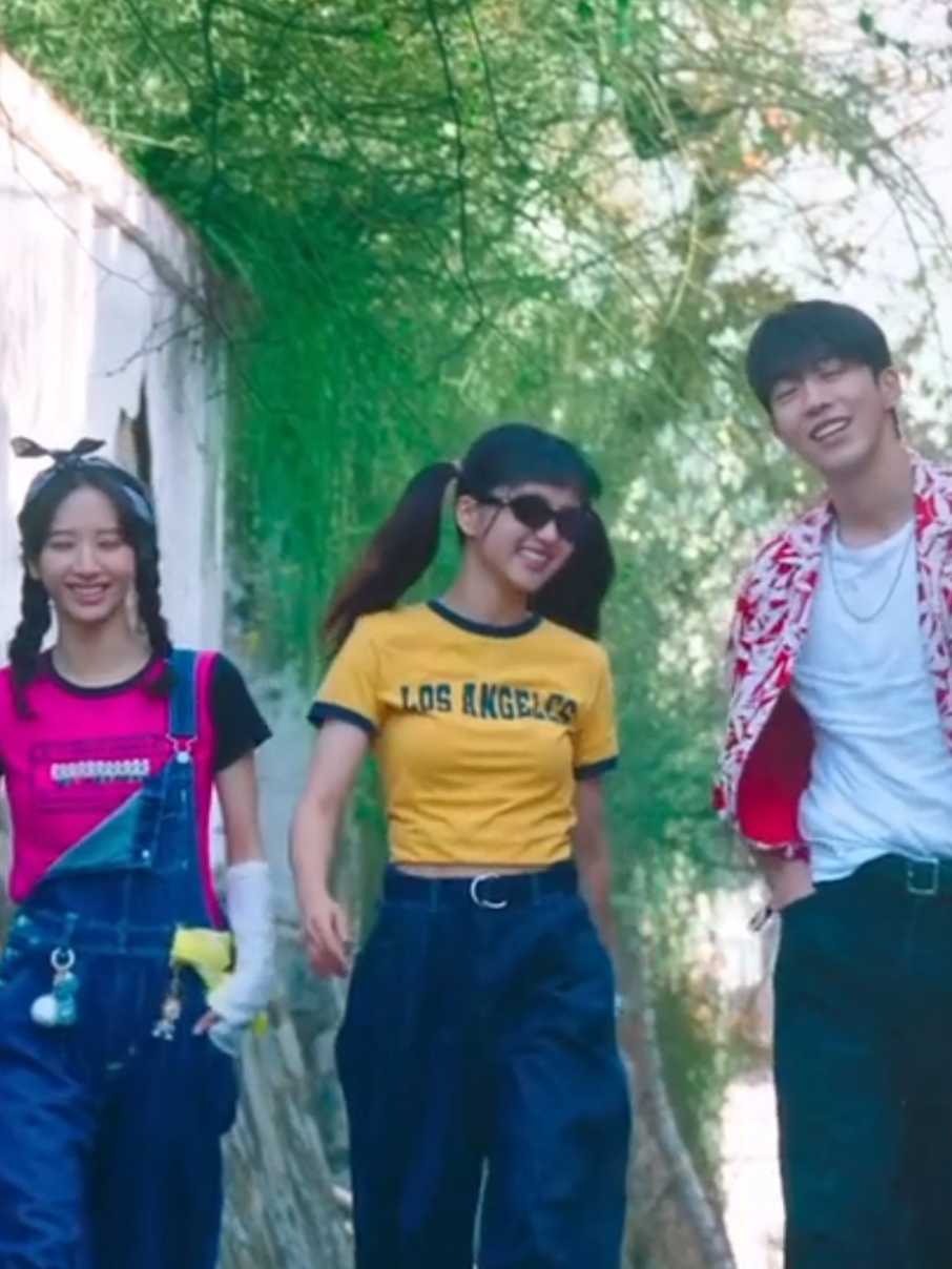 ada yang kangen sama mereka? #2521 #2521kdrama #twentyfivetwentyone #kimtaeri #namjoohyuk #choihyunwook #bona #leejumyoung #kdrama #koreandrama #drakor #drakorrekomendasi #kmovie #capcut #capcut_edit #friends #friendship #with #ost #ostdrakor #persahabatan #fyp #fypage #foryou #beranda #masukberanda 