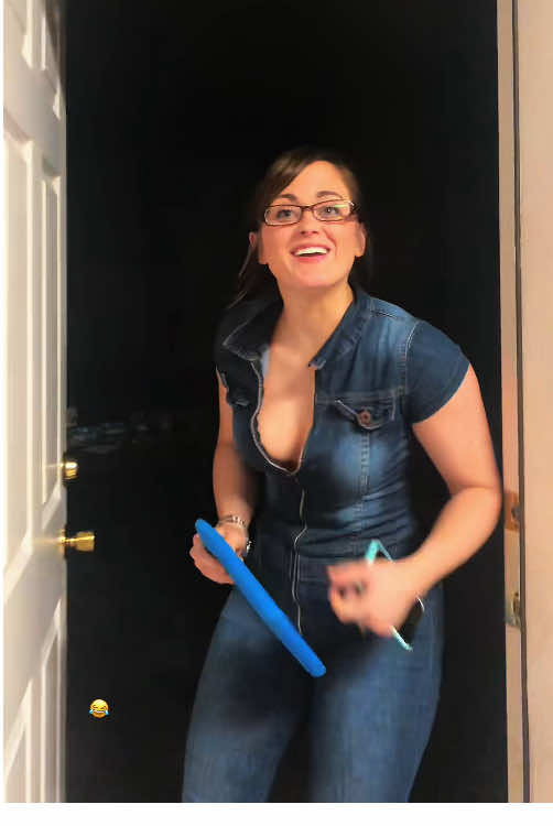 Funniest startle reaction🤣#surprise #reaction #funny #foryou #fyp