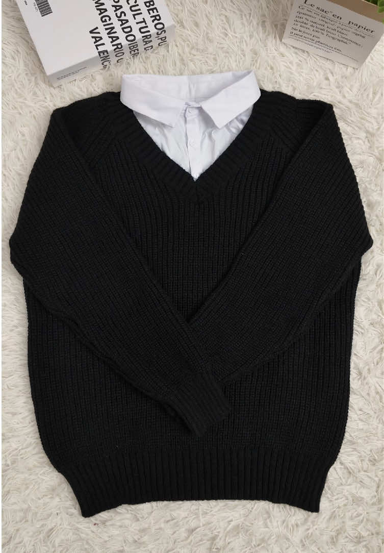 Who else hasn't taken this college-style sweater yet? Come and buy it from me!#College #backtoschool #fashion #style #atmosphere 