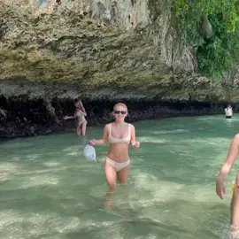 WORK WORK WORK!!  #hyoyeon #snsd #holiday 