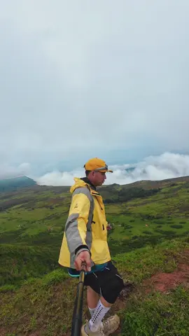 ຈອມພູຊ້າງ⛰️🌲 #เดินป่า #เที่ยวกับเพื่อน 