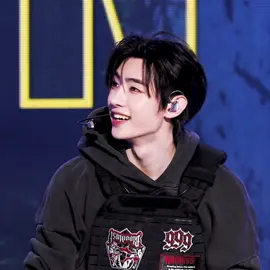 #Sunghoon this is not meant negatively against Jordan or Chico in any form btw #parksunghoon #enhypen #lookism #fyp [3/7]