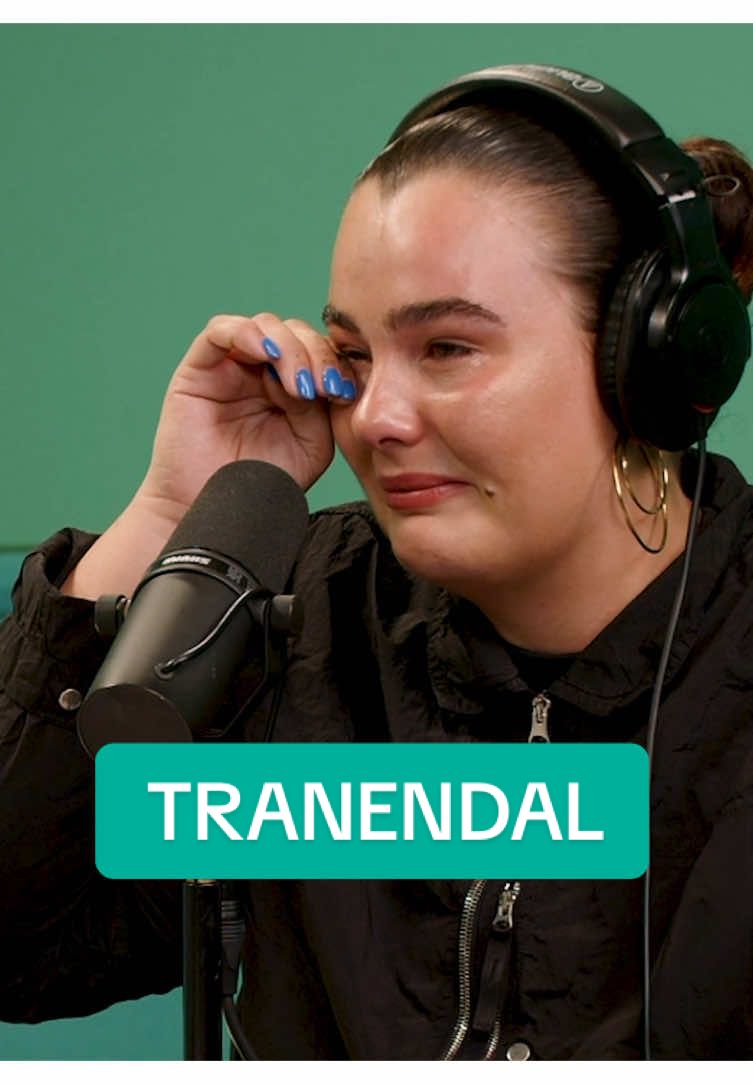 Het kan niet overdreven genoeg als het over Stefan gaat! 🥹 🎧Luister nu naar ‘STEFAN IS 30?!’ In je favoriete podcast-app #favorite #stefandevries #juliaheetman #seandemmers #jefavorietepodcast @Julia Heetman @SeanDemmers @Stefan de Vries 