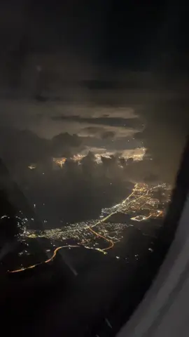 ĐÀ NẴNG về đêm nhìn từ trên cao thật đẹp #RangRoVietNam #sanbaycatbihaiphong #vietnam #vietjet #sanbaydanang 