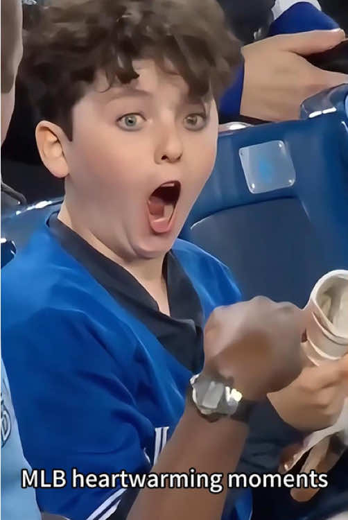 Wholesome MLB moments ❤️ #fans #MLB #Love 