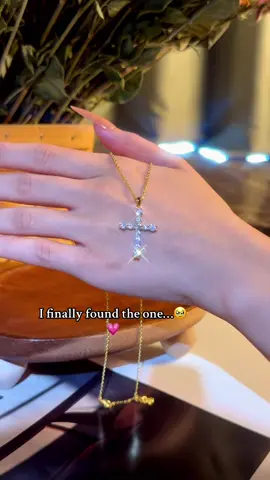 It’s my dream cross necklace 💗#fyp #foryou #necklace #dailywearjewellery #crossnecklace 