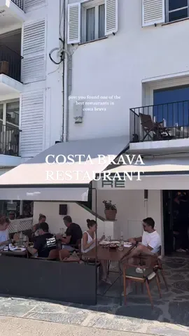 I came here twice for lunch and I swear it’s the best. Everything is so fresh !!  #barcelona #costabrava #cadaques #traveltips #spaintravel 