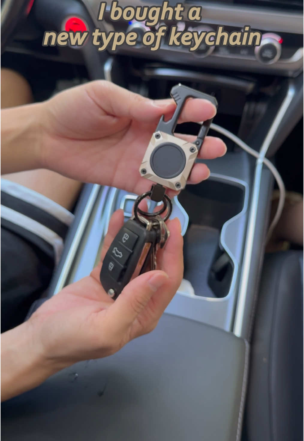 New type keych #LanguageLearning #keychain #tiktokmademebuyit 