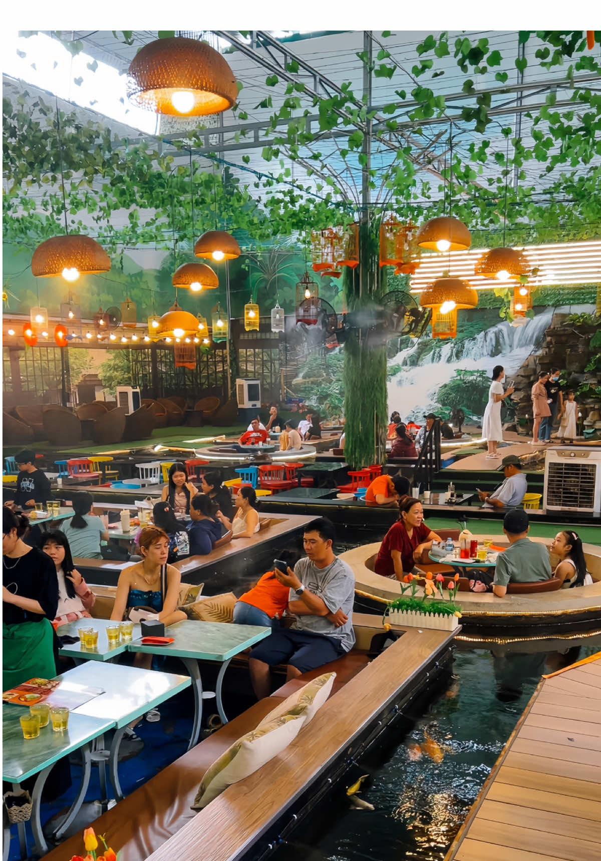 Many Vietnamese people enjoy visiting koi fish cafes, which is why they’ve become so popular across Vietnam. 📍Ho Chi Minh City, Vietnam. 👉🏻 Follow me for more beautiful moments of Vietnam 🇻🇳 ___________________ #cafe #koifishcafe #caphe #cafesaigon #saigon #hochiminhcity #vietnamtrip #visitvietnam #vietnamtravel #vietnam 