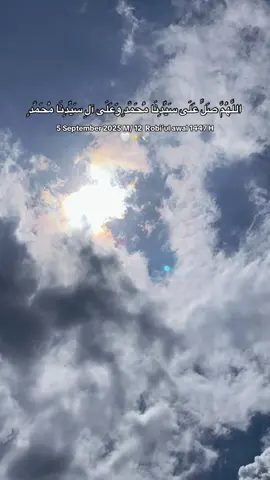 Selamat datang Bulan maulid bulan kelahiran nabi Muhammad SAW🤍✨  اللَّهُمَّ صَلِّ عَلَى سَيِّدِنَا مُحَمَّدٍ وَعَلَى آلِ سَيِّدِنَا مُحَمَّدٍ #mahalulqiyam #sholawat #nabimuhammadsaw #allahumasollialaasaydinaamuhamadan 