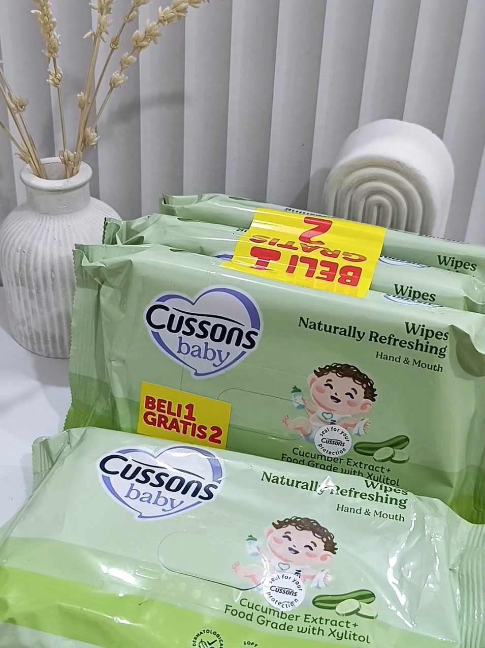 Tissue basah untuk ganti popok, lap alat makan si 😍#tissuebasah #cussonsbaby #wipes #cussons #fyp 