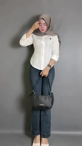Siapa yang belum kebagian kemeja viral satu ini ? #kemejawanita #kemejacrop #atasanwanitaterbaru 