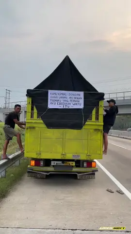 😆#storytruck #bismillahfyp #fyp #truckcepatindonesia🏁 #masukberanda 