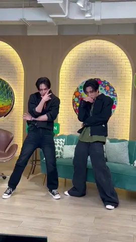 ต้าบอกเป็นคนดูน่าจะสนุกกว่า #perthtanapon #perthppe #santapp #Santapongsapak #LINEMANถูกสุดทุกวันxPerthSanta 