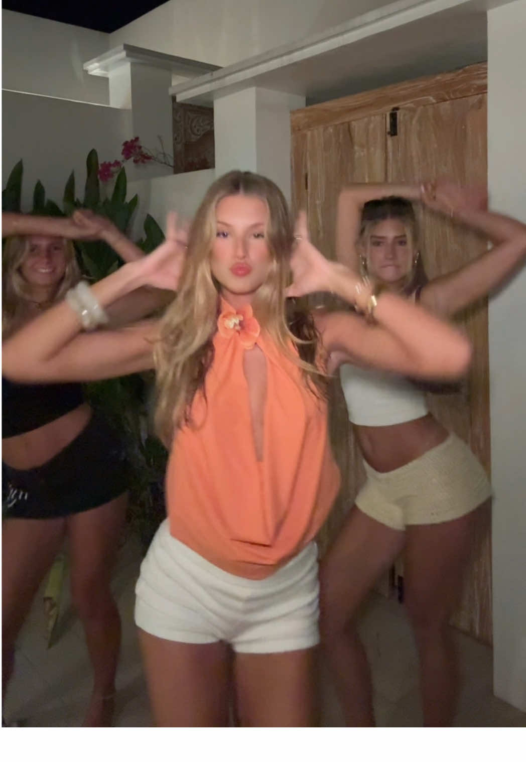‘Twas the night my sunnies got ran over #bali #backupdancers #fyp #foryou #fouryoupage  