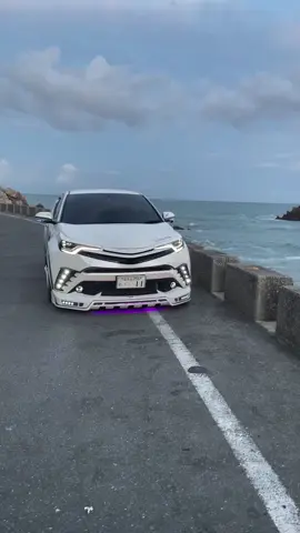 TOYOTA   				 C-HR  Hybrid  		 GLED package  2020 model 				 parl coloar  Trd bodykit  		 ⛽ Fuel : Octen / hybrid 