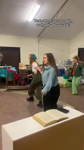 This is not part of the play btw // THREE WEEKS TILL OPENING 😍 #thebookstore #sydneyfringefestival #sydneyfringe #suitcasetheatreco #sydney #australianpremier #rehearsals #acting #drama #theatre #5678 #flightpaththeatre