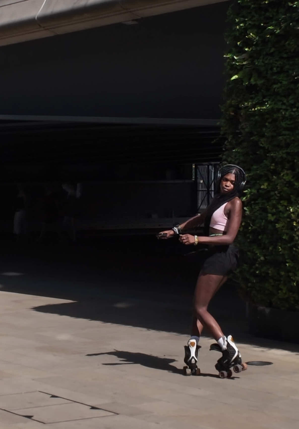 yt; aalthedarg  - - [#eastlondonskater #londonrollerskater #londonskatercore ]