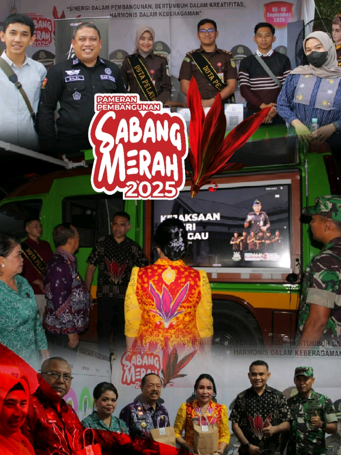 Kejaksaan Negeri Sanggau turut ambil bagian dalam Pameran Pembangunan Sabang Merah Tahun 2025, bersama seluruh instansi dan elemen pemerintahan di Kabupaten Sanggau. Partisipasi ini menjadi wujud nyata komitmen Kejaksaan Negeri Sanggau dalam mendukung transparansi, edukasi hukum, serta peningkatan pelayanan publik kepada masyarakat. Melalui stand pameran, kami hadir lebih dekat dengan masyarakat dalam menyampaikan informasi, memberikan edukasi hukum, serta memperkenalkan peran dan fungsi Kejaksaan dalam pembangunan daerah yang bersih, berkeadilan, dan berintegritas. Mari kita bangun Kabupaten Sanggau yang lebih maju dan sadar hukum, melalui kolaborasi dan semangat kebersamaan. #PameranPembangunan2025 #SabangMerahSanggau #KejariSanggau #KejaksaanRI #SanggauMaju
