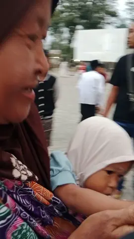 alhamdulillah bisa salaman sama gus iqdam mimpi pa ya Allah. 🤲 #