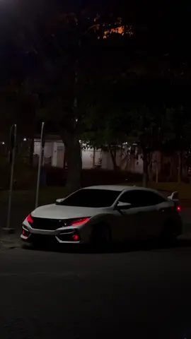 putih udah pasti ganteng #civic #fk4