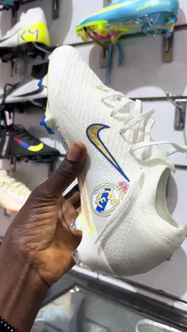Disponible à la boutique crampons Nike mercurial #realmadrid keur massar 765883667