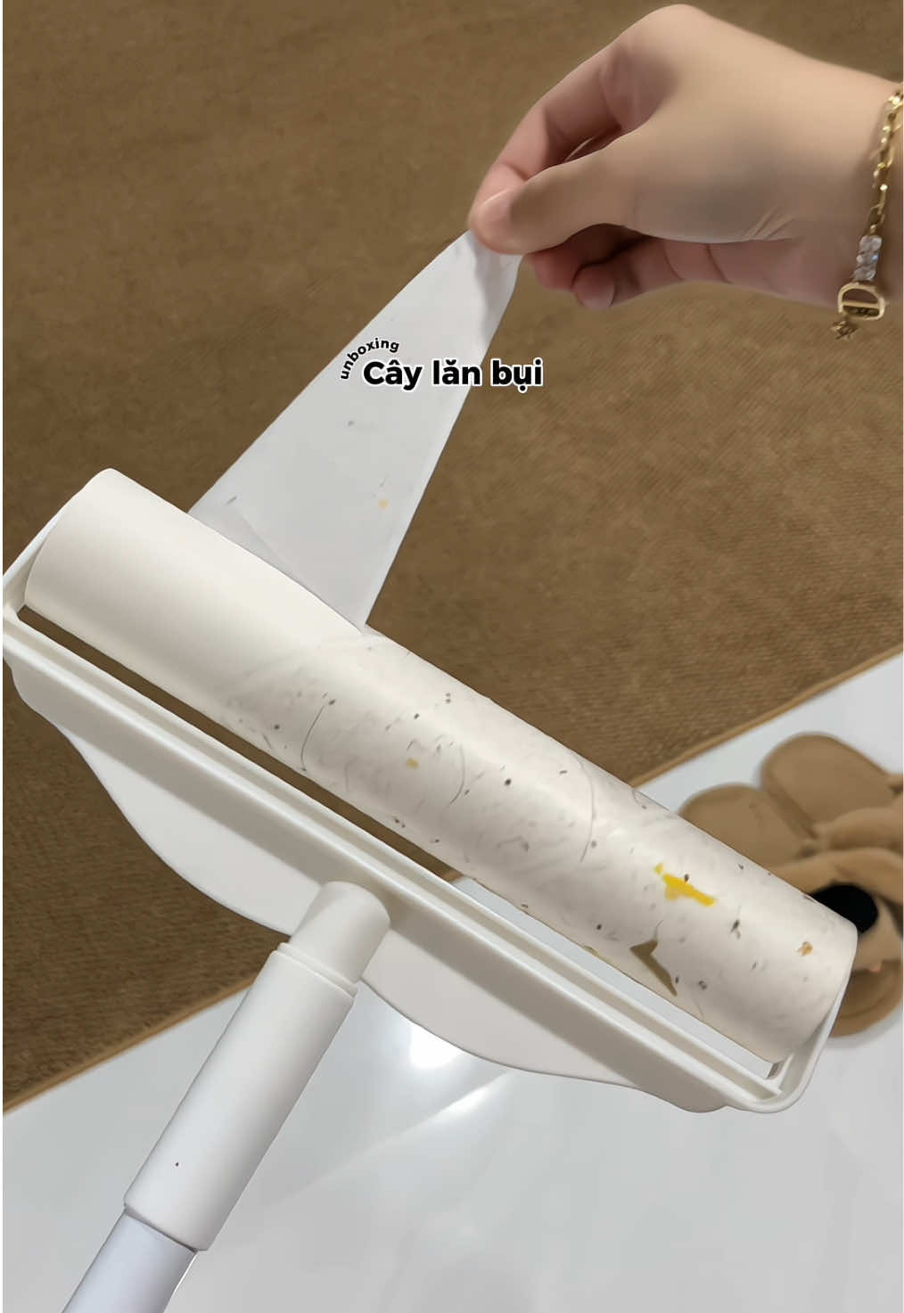 lăn lăn 2 - 3 lần là nệm , thảm , quần áo sạch sẽ ngay 👍🏻✨#caylanbui #unboxing #giadungtienich #dondepnhacua #xuhuong 
