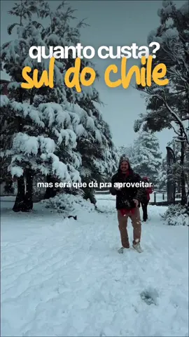 Quanto custa viajar para o sul do Chile? 🇨🇱 Se você está planejando uma viagem de 5 dias por Puerto Montt e região dos Lagos, aqui está o custo real da minha experiência 👇 ✈️ Voo – Rio de Janeiro → Puerto Montt (escala em Santiago): R$2134 🏨 Hospedagem – 5 noites no Hotel Cabaña del Lago em Puerto Varas: R$3884 (existem opções bem mais baratas na cidade!) 🍽️ Refeições – em média R$50 a R$90 cada 🌊 Laguna Verde + Saltos de Petrohué: R$112 🍵 Once (chá da tarde chileno-alemão) no Hotel Bellavista: R$100 (para 2 pessoas) 💦 Águas termais em Puyehue + buffet: R$560 🌲 Canopy no @canopy_chile: R$170 🐄 Fazenda Playa Venado (doce de leite e vaquinhas!): R$40 🏘️ Vilarejo alemão de Frutillar (bate-volta de ônibus): R$14 🎿 Estação de esqui Antillanca (@skiantillanca): R$310 💰 Total da viagem (5 dias): R$8074 E aí, você acha que vale a pena viajar para o Chile com esse orçamento? Se está pensando em montar seu roteiro pelo sul do Chile, já salva essa referência! 👉 Salva esse post pra planejar sua viagem. 👉 Me segue pra mais dicas de viagem internacional e pelo Chile. #chile #viagemchile #quantocustaviajar #suldochile #loslagos 