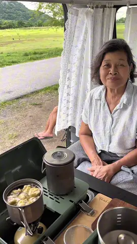 กินนอนในรถระหว่างเดินทาง#ยายแสงลูกพาเที่ยว #พาแม่เที่ยว #เทรนวันนี้tiktok 