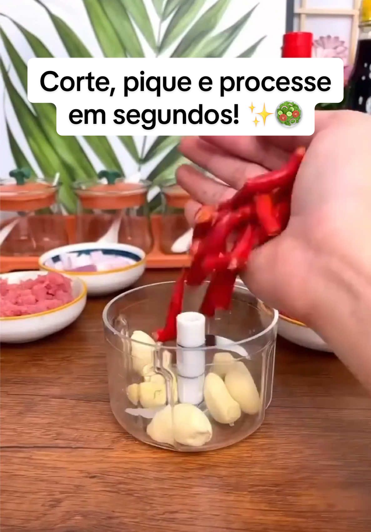✨Corte, pique e processe em segundos!  O Mini Processador Elétrico Portátil de 250ml é perfeito para carnes, vegetais e muito mais.  Recarregável via USB e bivolt, prático para casa ou viagem. 🥦🥩⚡ #MiniProcessador #Portátil #CozinhaPrática #AlimentosFrescos #Facilidade #USBRecarregável #Bivolt #CorteRápido #CulináriaFácil #PreparaçãoRápida #VidaMaisPrática #dafu #dafushop #dafubrasil #viral #explorar 