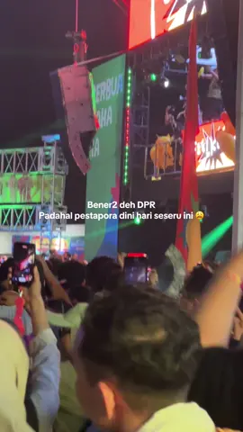 #semuagaragaraDPR 😭