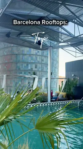 Showing you my favorite places in Barcelona as a local. ❤️ #barcelona #rooftopbarcelona #traveltiktok #rooftopbars #parati 