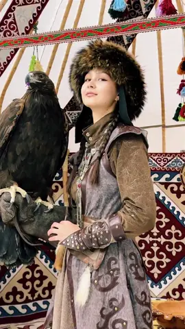 Türklerde kartal güç iktidarın simgesidir..