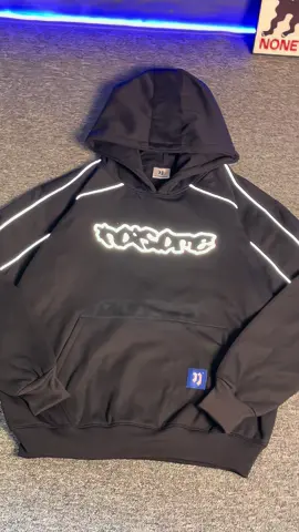 Nemu hoodie reflektif sekeren ini,cek keranjang #hoodiereflektif #hoodie #fashion 