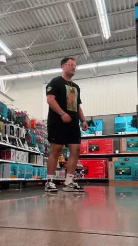 @Triibeofkage Walmart turnup // w:@iam.kingwavy  #dance #glides #fun #funny 